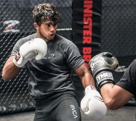 Kona Oliveira