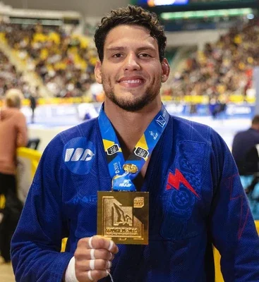 Felipe Pena