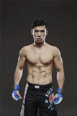 Jun Young Hong